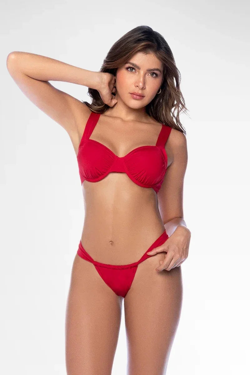 Bikini à armatures + string rouge