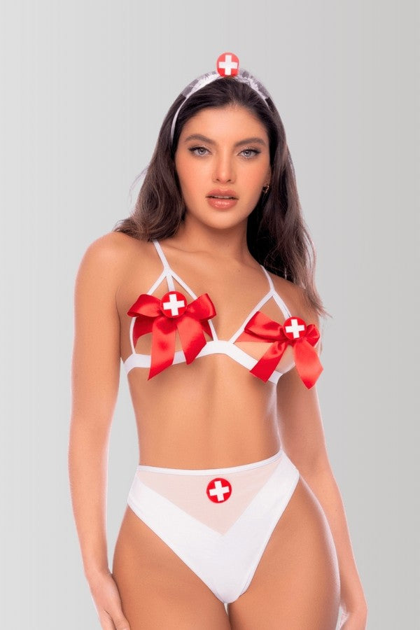 Tenue infirmière impertinente