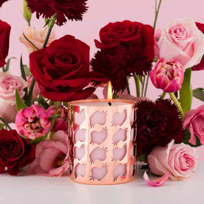 Bougie de massage naturelle roses par HIGH ON LOVE